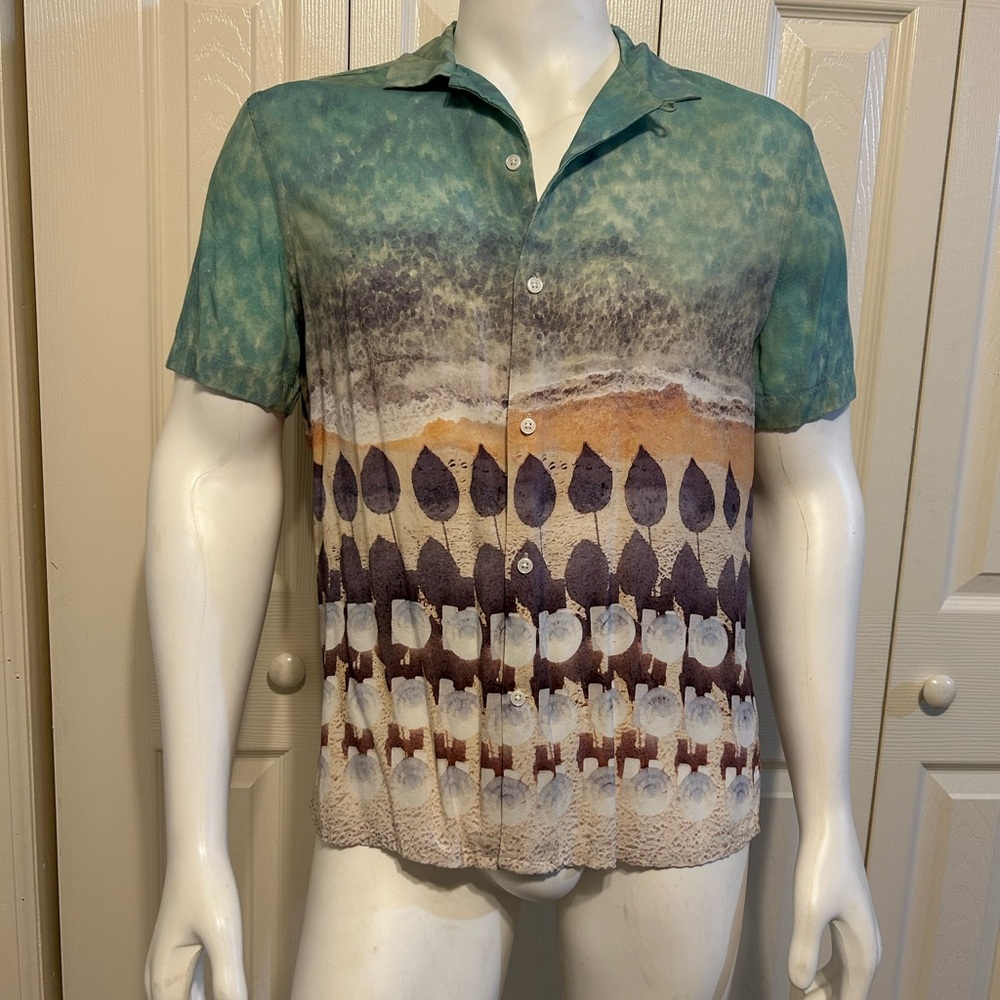 Express Men Button Up Shirt Medium Green Beach Ocean Waves Short Sleeve Collar